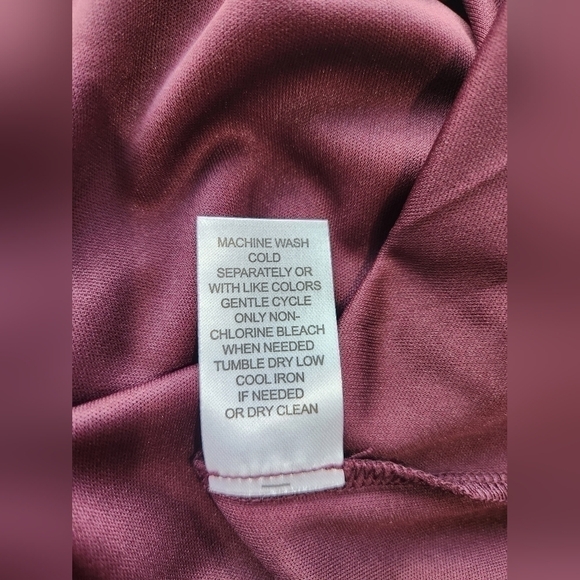 Chelsea & Theodore Burgundy mixed floral/ paisley / dot prints blouse NWT - Picture 11 of 11